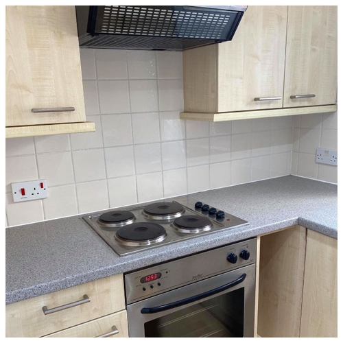Gallery-of-domestic-kitchen-cleans-by-Sunshine-Cleaning-Hampshire